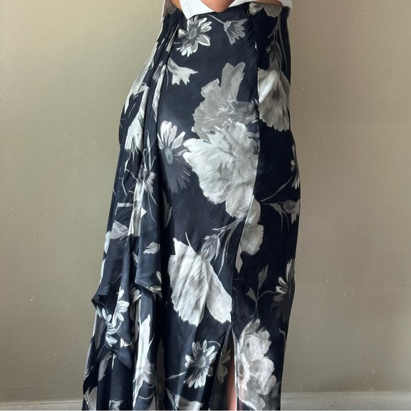 Von Saken skirt - Picture 2 of 8